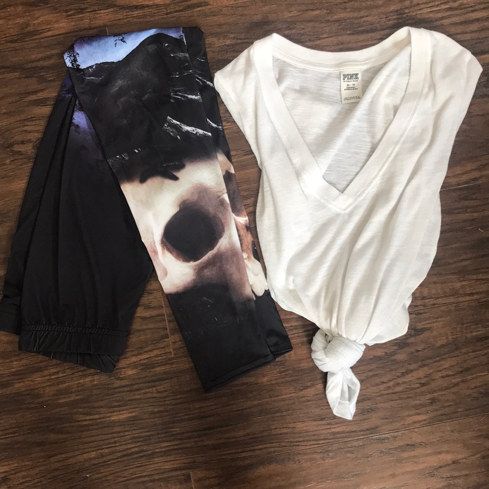 Hot Topic Leggings Skull Raven Halloween Graveyard